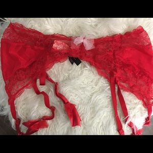 VS Dream Angels Garter Belt